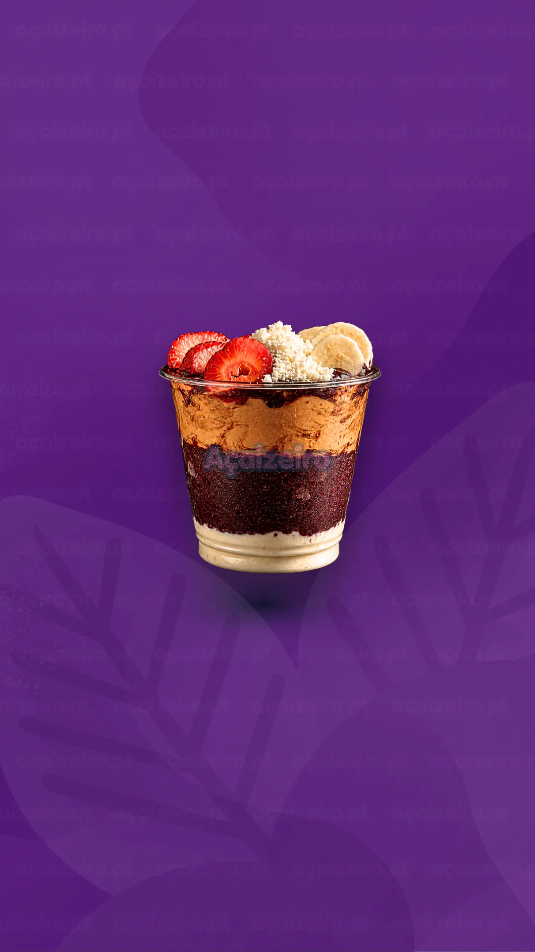 Copo Açaizeiro de 300 ml com morango, banana e coco